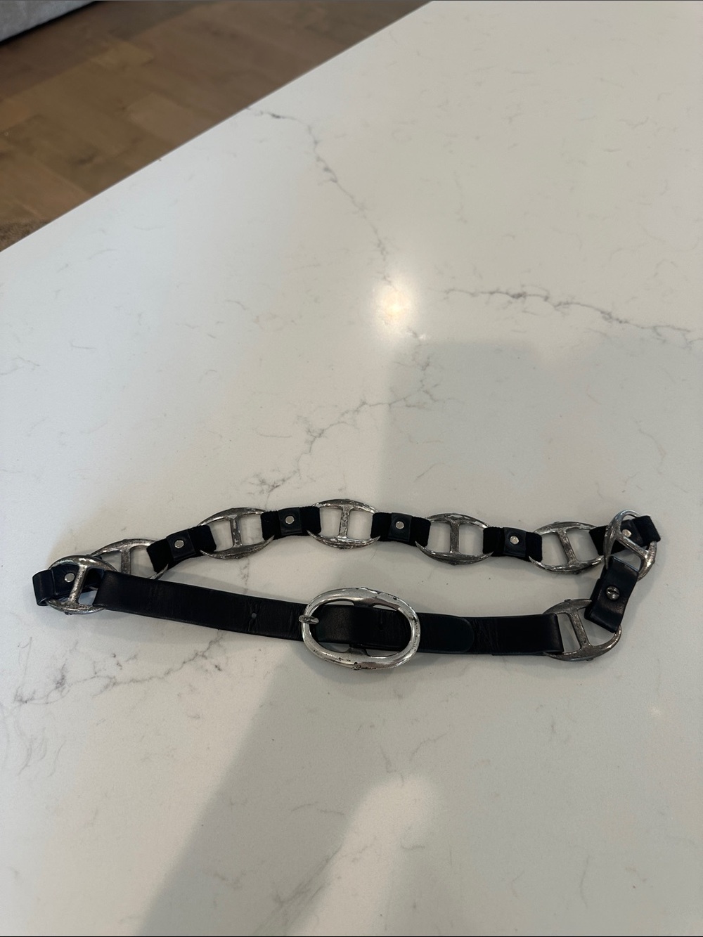Suzi Roher Belt
